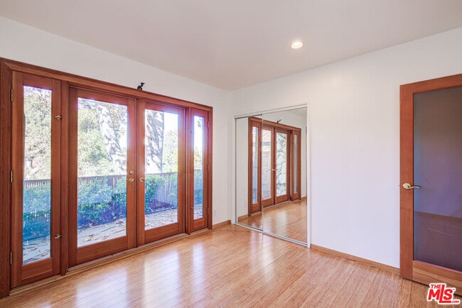 Building Photo - 15511 Woodcrest Dr