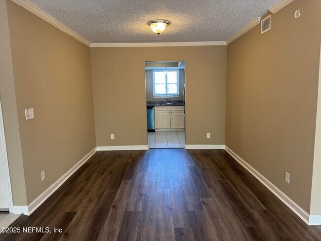 Building Photo - 6526 La Mirada Dr E