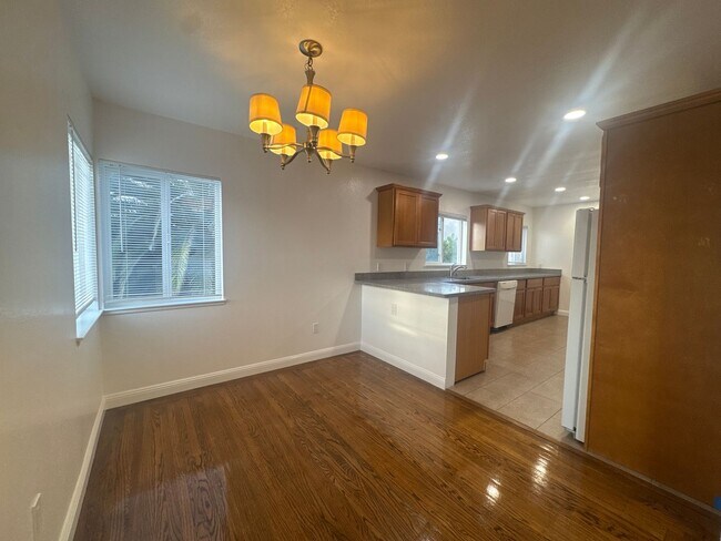 Building Photo - 2685 Havenscourt Boulevard-$20