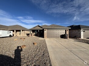 Building Photo - 3 bed 2 bath home in Lone Star Trails