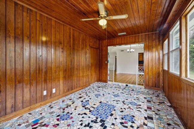 Building Photo - 3904 Via De La Reina