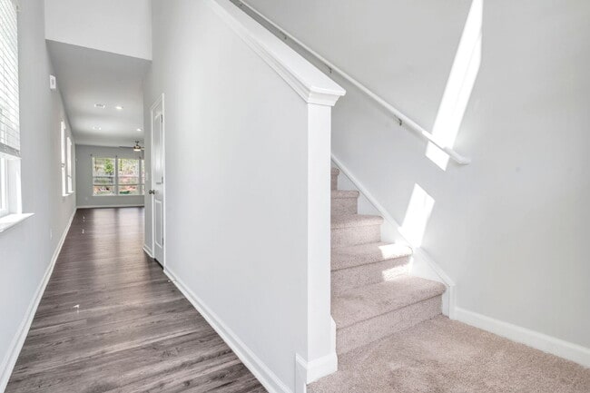 Building Photo - Elegant 4 Bedroom 2.5 Bathroom Home Near Downtown Greenville $2,400/mo rent