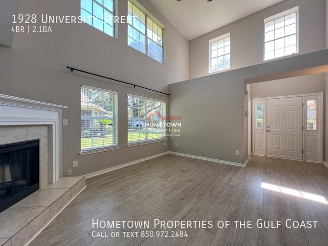 Building Photo - Centrally Located Spacious 4-Bed Home