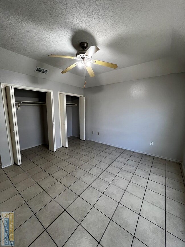 Building Photo - 2813 Capri St