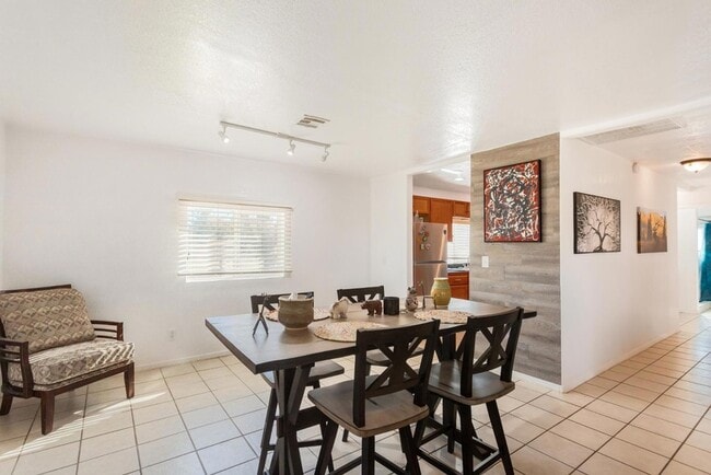 Building Photo - 7245 S Cole Ln