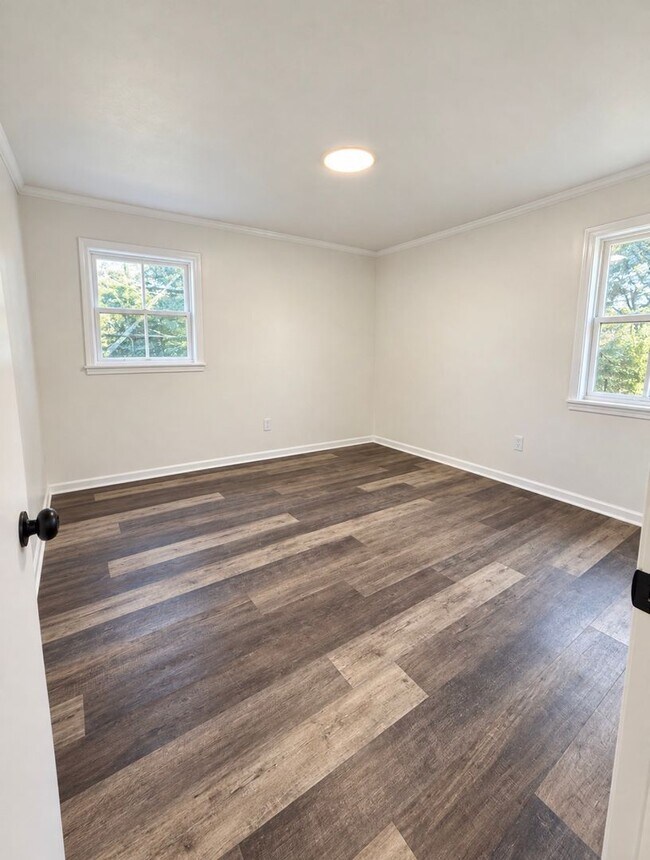 Building Photo - 156 Urqhart Way