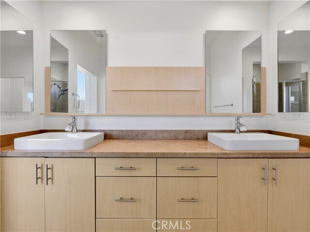 Building Photo - 1 Vantis Dr