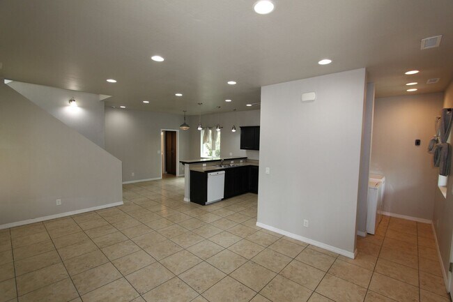 Building Photo - 504 S O'Leary St