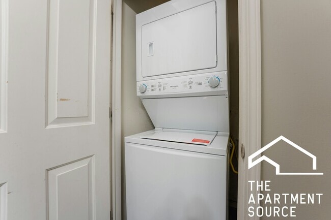 Building Photo - 1464 S Michigan Ave