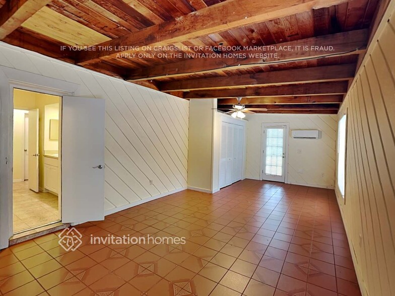 Building Photo - 322 W Hornbeam Dr