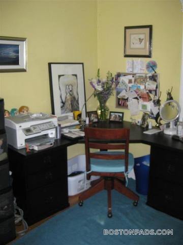 Building Photo - 447 Park Dr