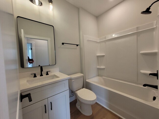 Building Photo - 1214 Pearl St