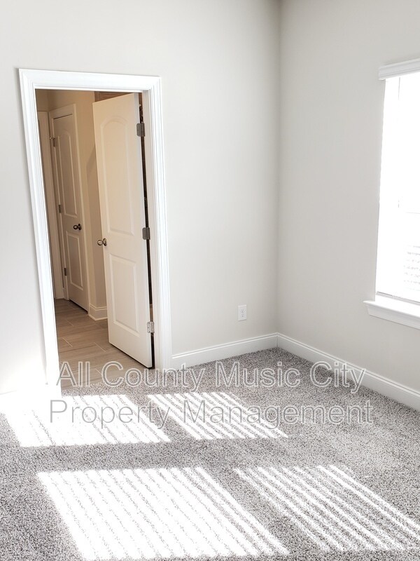 Building Photo - 1608 Espy Aly