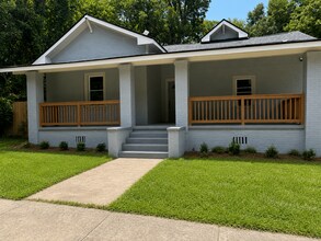 Building Photo - 542 Elm St