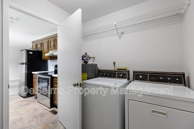 Building Photo - 3204 Blackwood Dr