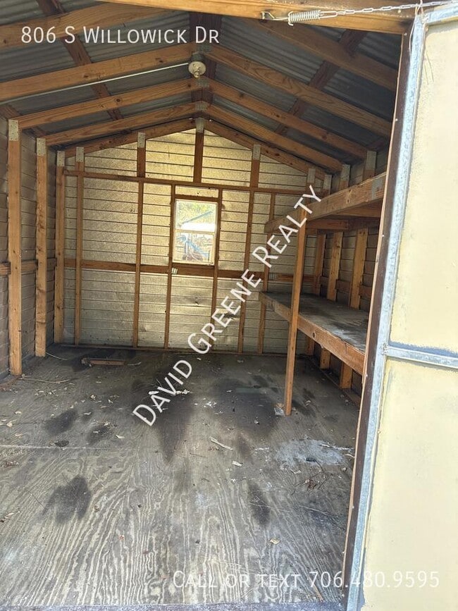 Building Photo - 806 S Willowick Dr