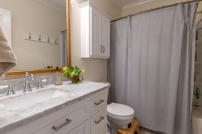 Building Photo - Coming Soon – Home in Lake Forest! | 100 S...