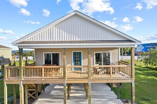 Building Photo - Amazing Rental Coming Soon (Late October-2...