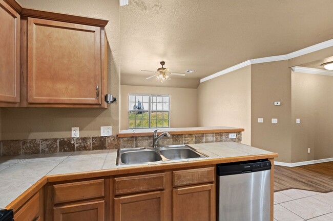 Building Photo - Updated Duplex in a perfect location!