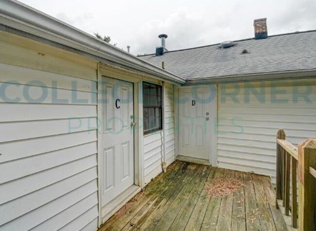 Building Photo - 639 S Poplar St