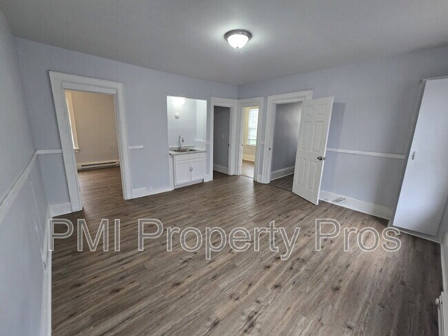 Building Photo - 2660 N 37th St