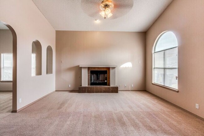 Building Photo - Prestigious Northeast Rental Home w/ Refri...