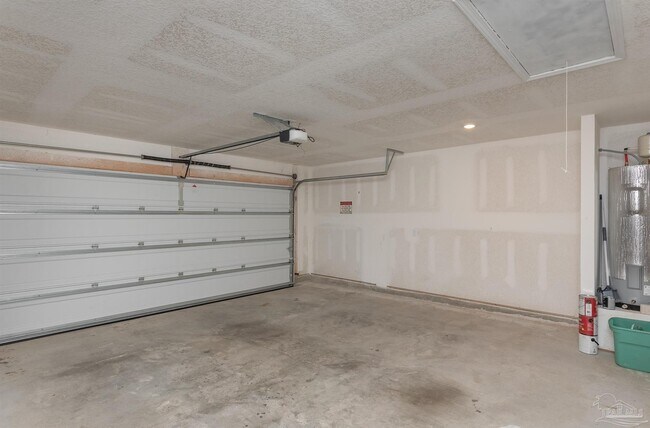 Building Photo - 7486 Oak Lake Blvd