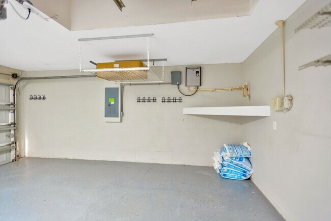 Building Photo - Zephyrhills Rental