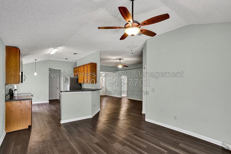 Building Photo - 9245 Hawks Run Ln