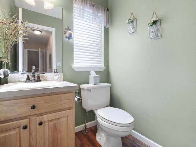 Building Photo - 806 N Knudson St