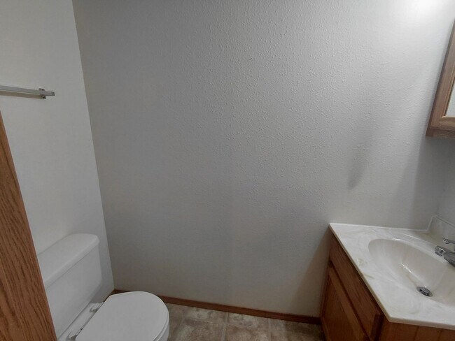 Building Photo - 20304 Skyview Dr