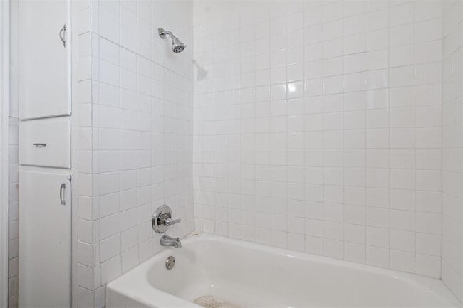 Building Photo - 1406 Sheffield Rd