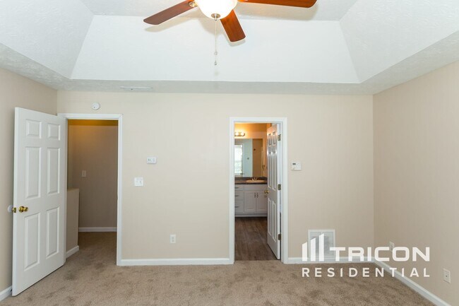 Building Photo - 741 Simon Park Cir