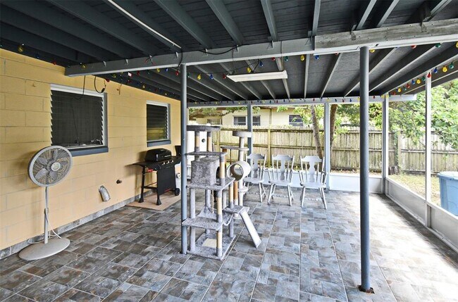 Building Photo - 800 Gaston Foster Rd