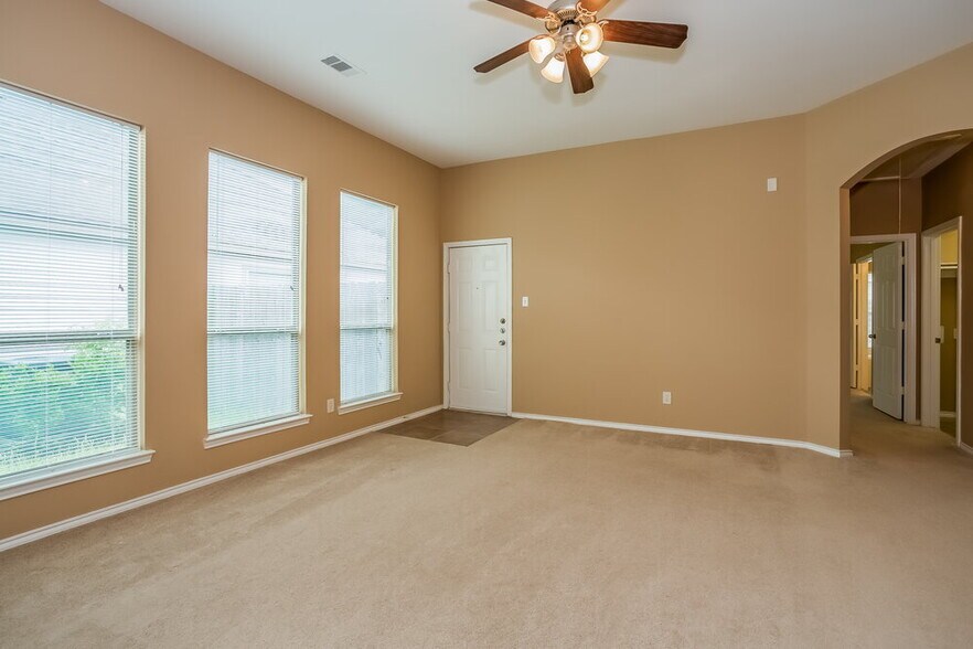 Building Photo - 16531 Strathmore Manor Ln