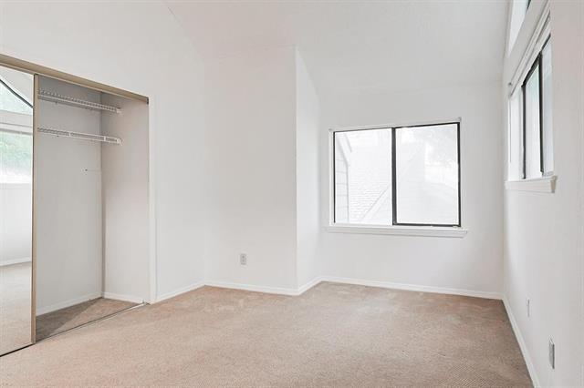 Building Photo - 3420 Country Club Dr W