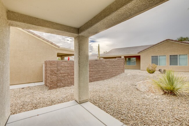 Building Photo - Charming 3 Bed 2 Bath Single Story Home in...