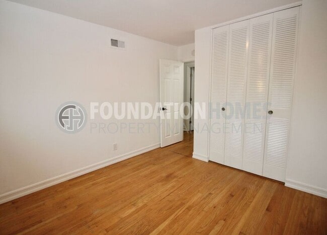 Building Photo - 115 Grande Vista