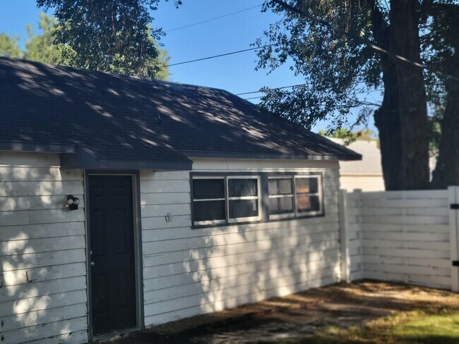 Building Photo - 1313 Walnut Ave