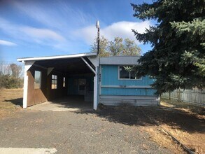 Building Photo - Trailer for Rent