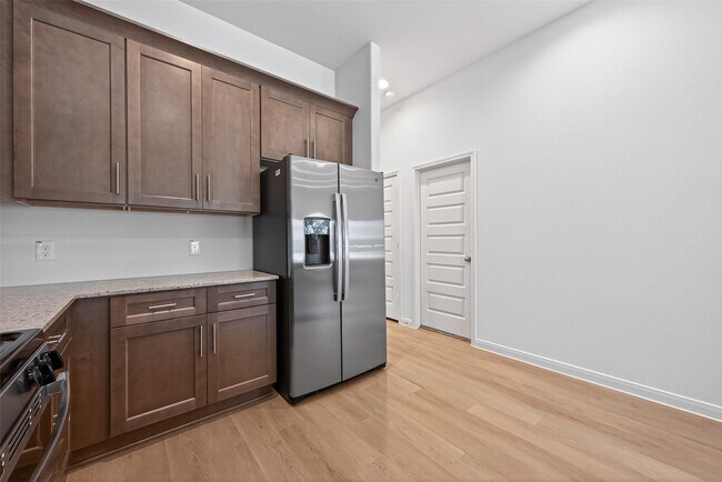 Building Photo - 11864 E Gate Dr