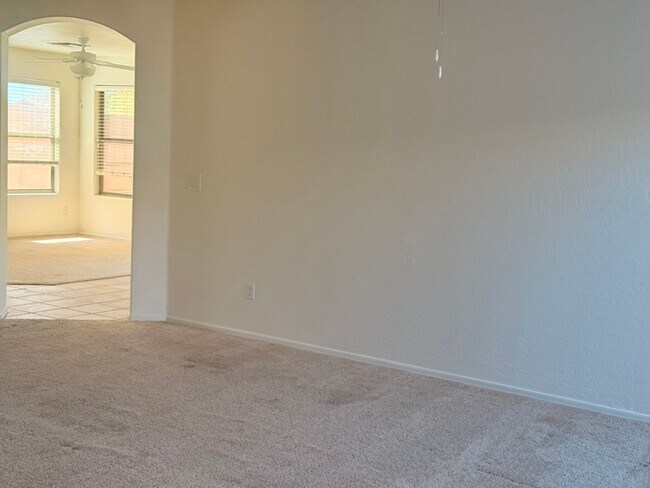Building Photo - Cul-de-Sac Living | 3 Bed + Bonus Room | Pool + Greenbelt Views
