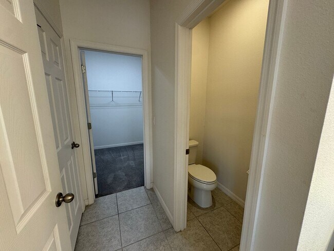 Building Photo - Available Now! Spacious 3-Bedroom Townhome with Fenced Yard in Winter Garden – Washer and Dryer I...