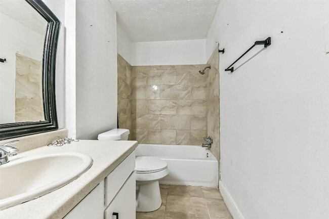 Building Photo - 11411 Murr Way
