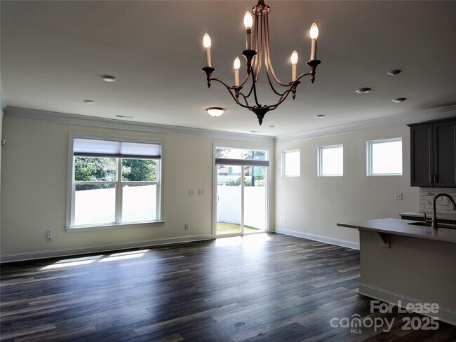 Building Photo - 2153 Bexar Trl