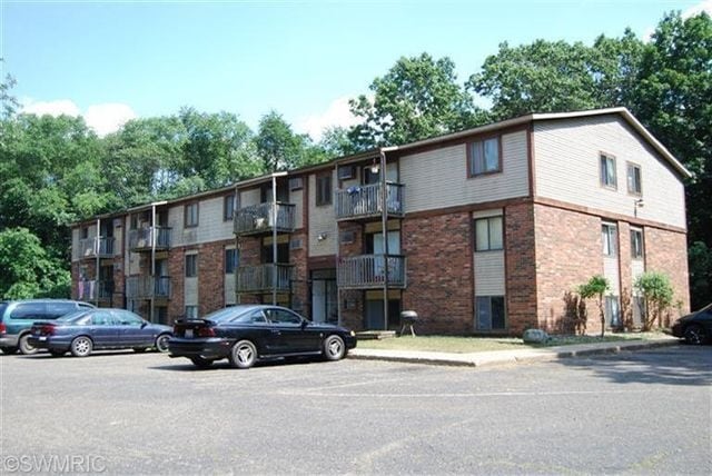 Primary Photo - Paw Paw Apartments