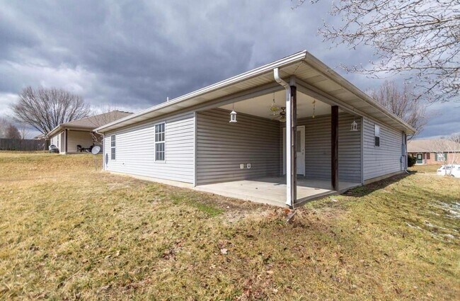 Building Photo - 5906 Kelsey Dr