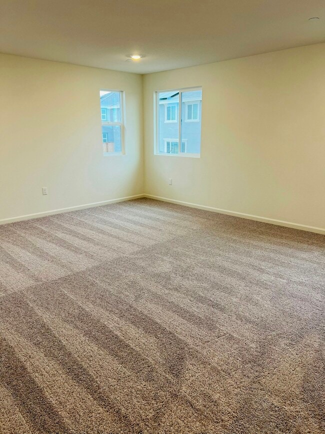 Building Photo - 5433 Riverview Ln