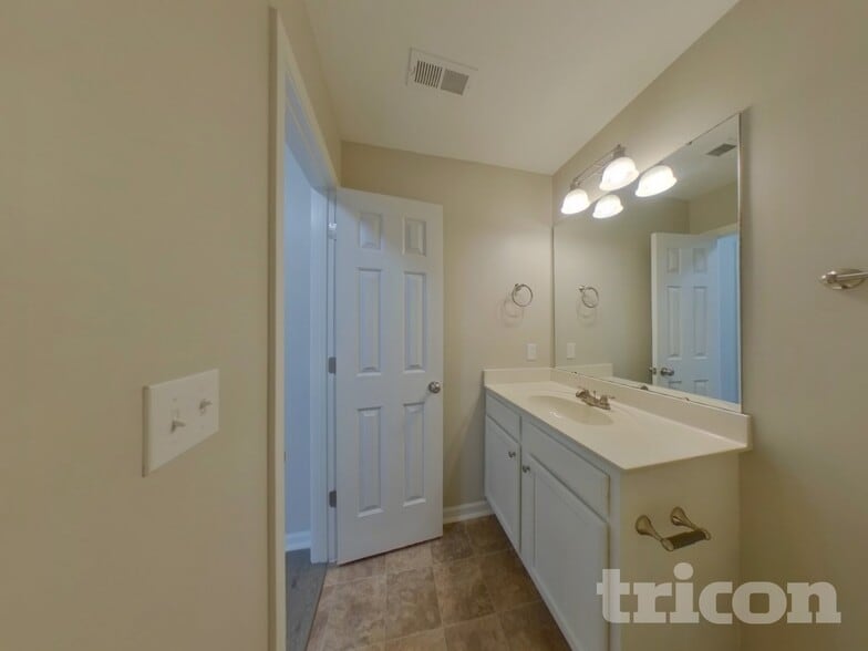 Building Photo - 1229 Grace Ct