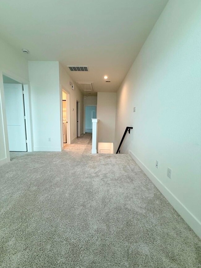 Building Photo - 1539 Crystal Stream Dr
